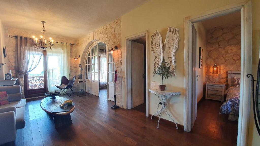 Luxurious Stone House in Elani room 1